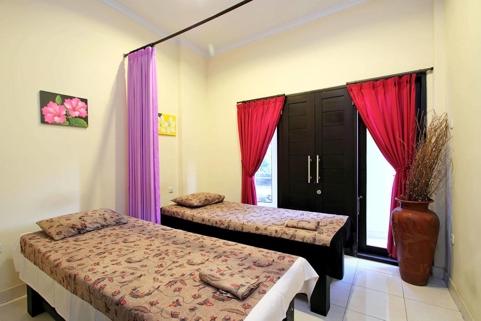 Отель Ramantika Bali House Джимбаран Экстерьер фото