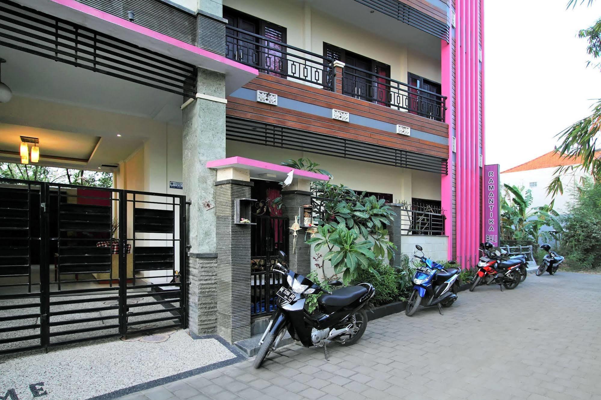 Отель Ramantika Bali House Джимбаран Экстерьер фото