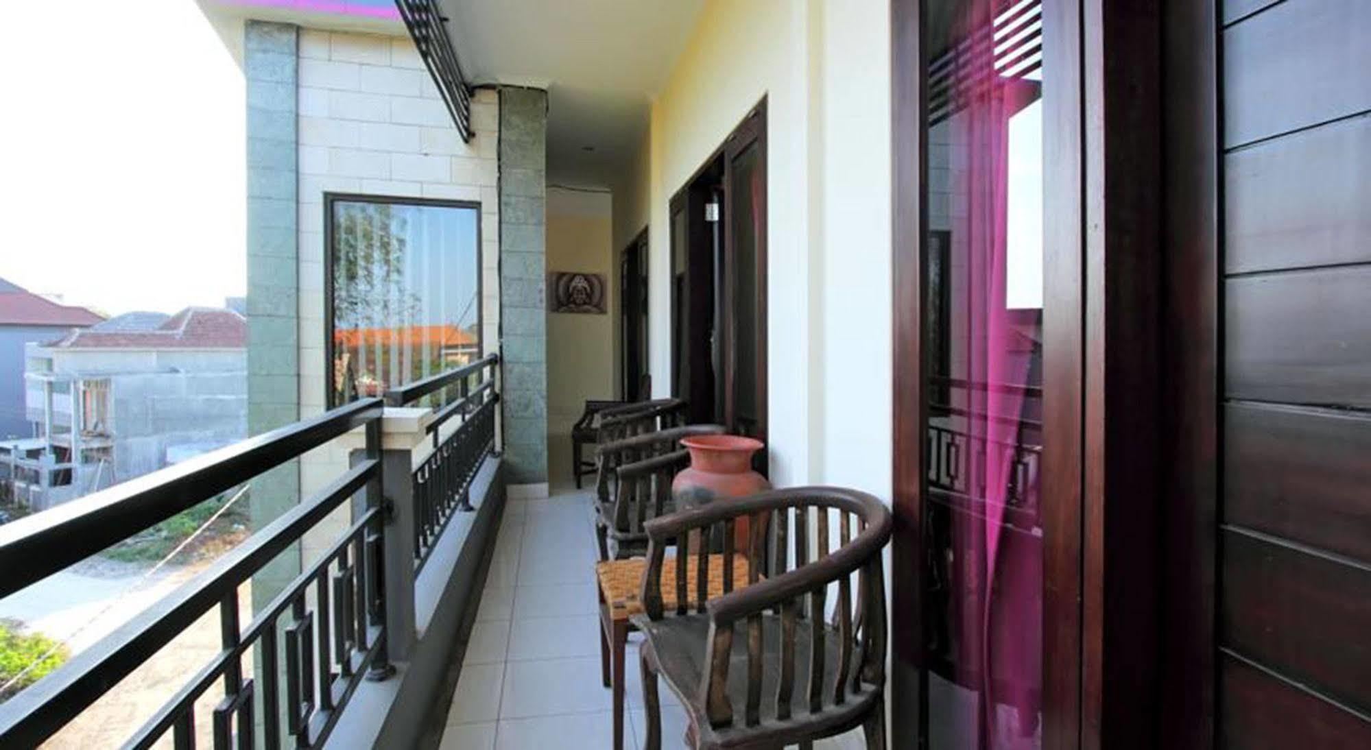 Отель Ramantika Bali House Джимбаран Экстерьер фото